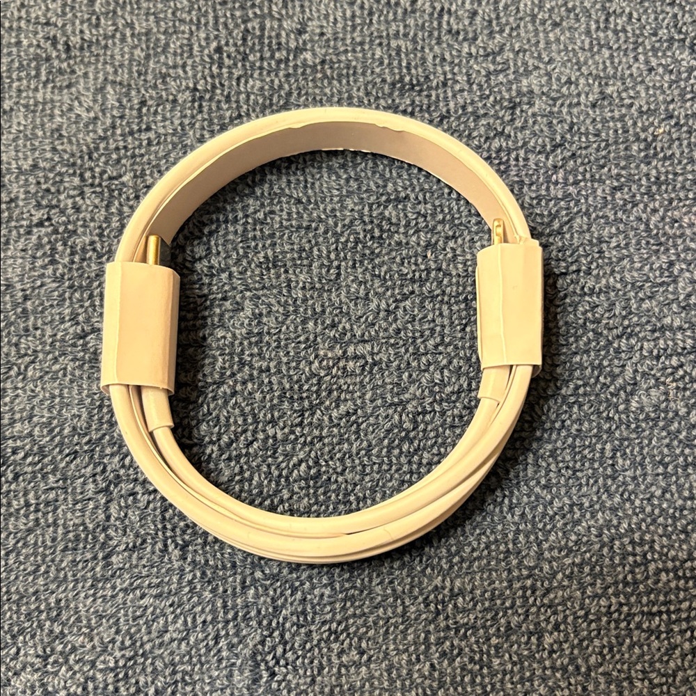 NEW original Apple USB-C to Lightening cable